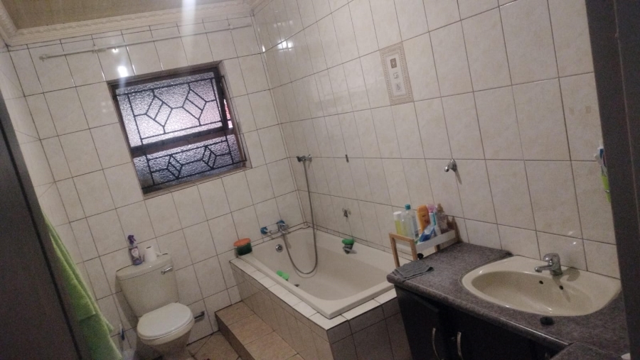 4 Bedroom Property for Sale in Grasslands Free State